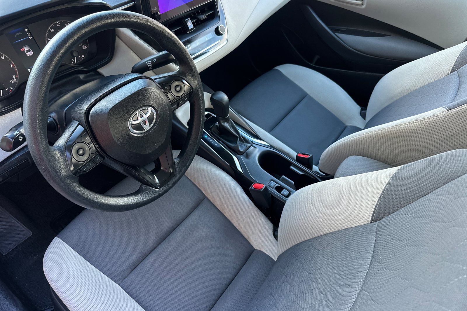 Used 2024 Toyota Corolla LE FWD image 10