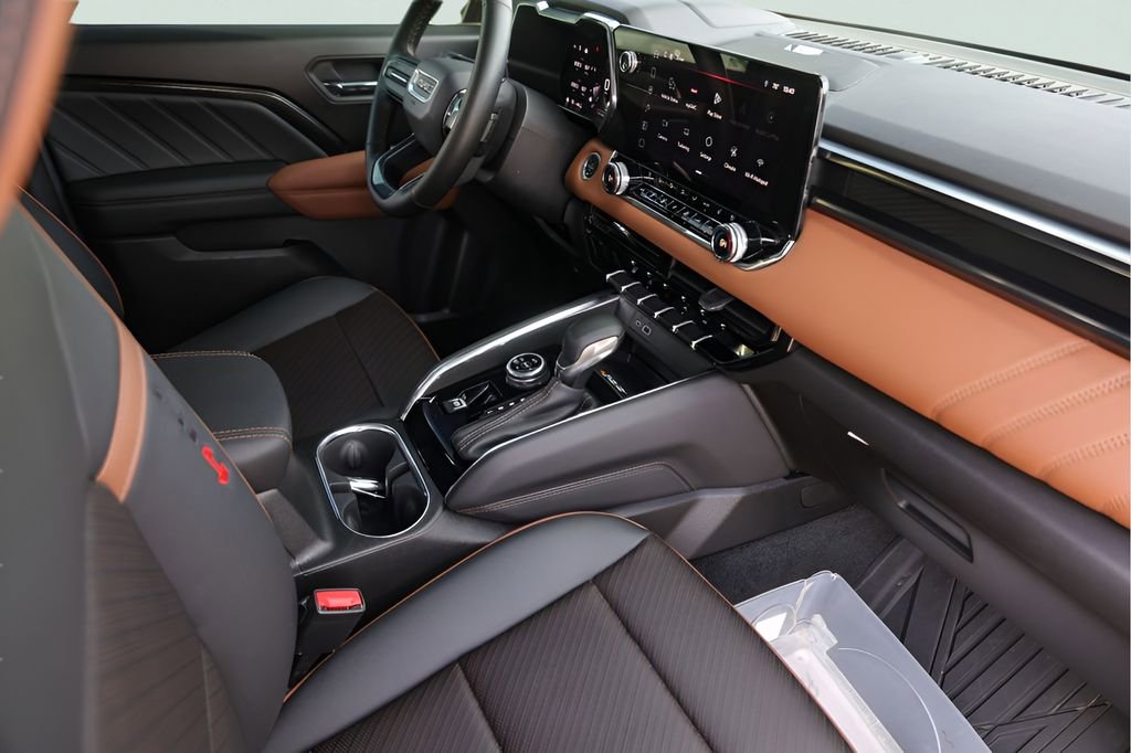 Used 2026 GMC Canyon AT4 w/ Technology Plus Package image 31