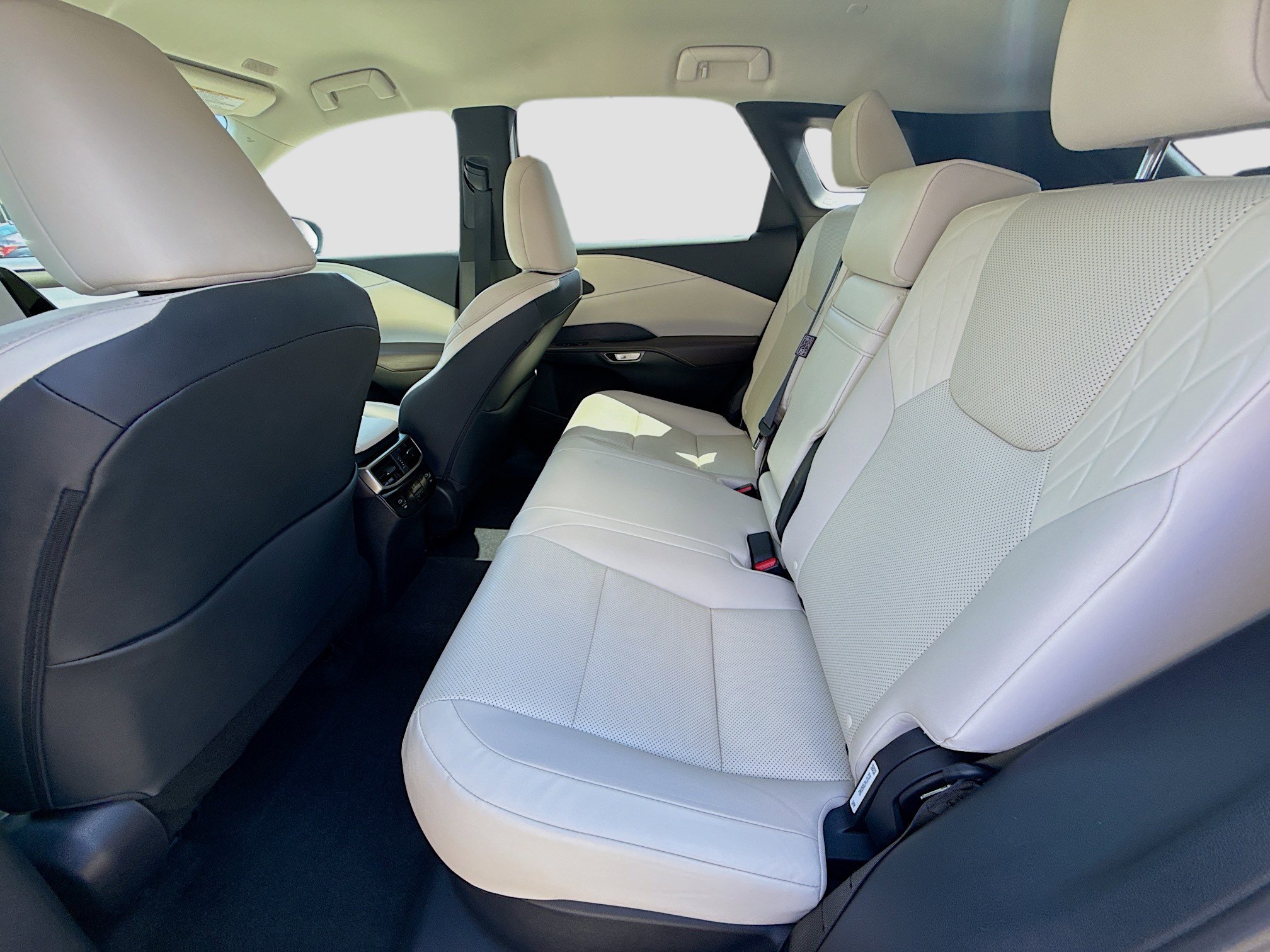 Used 2024 Lexus RX 350 FWD w/ Accessory Package (K3) image 24