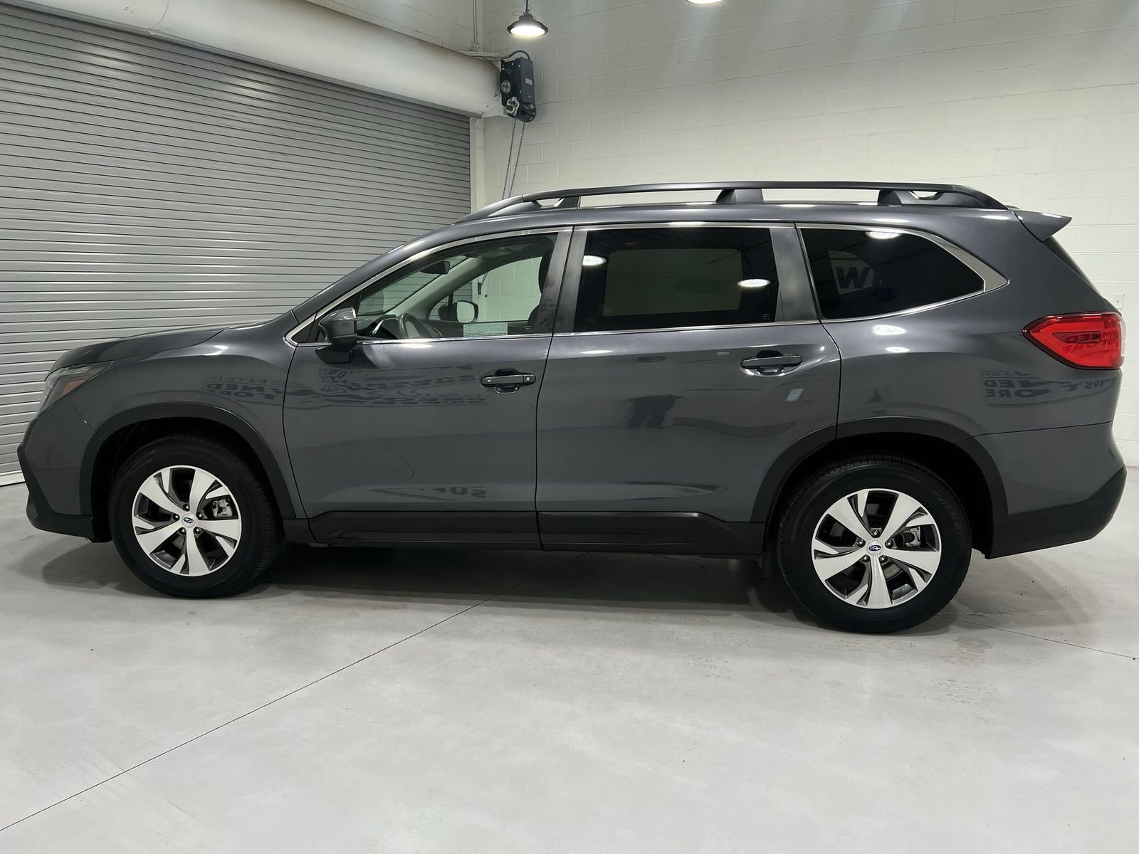 Certified 2024 Subaru Ascent Premium w/ Convenience Package image 5