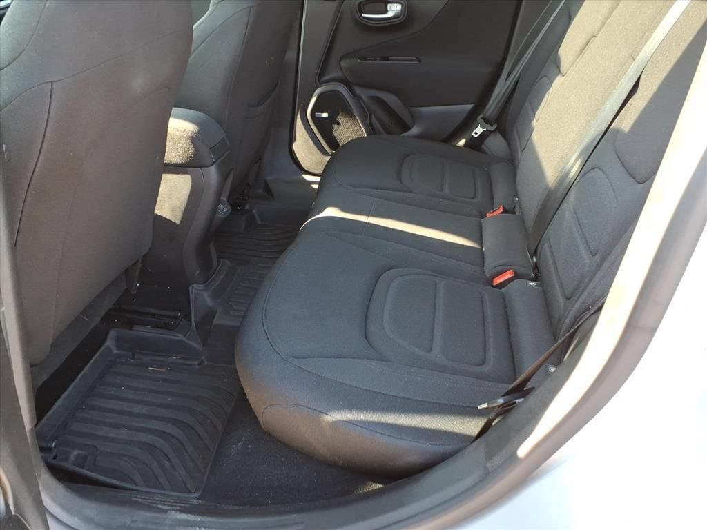 Used 2021 Jeep Renegade Latitude w/ Sun & Sound Group AWD/4WD image 14