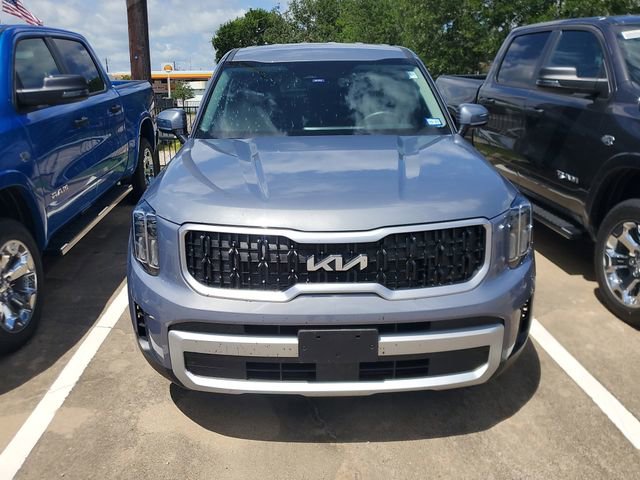 Used 2025 Kia Telluride LX FWD image 2