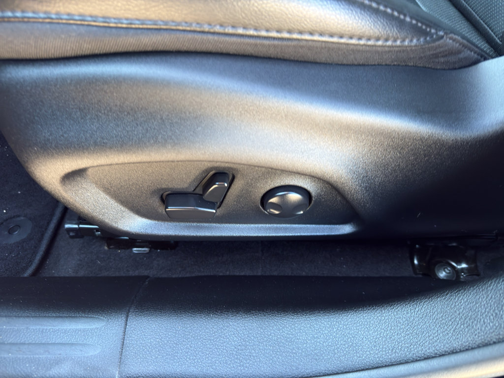 Used 2023 Jeep Compass Limited image 15