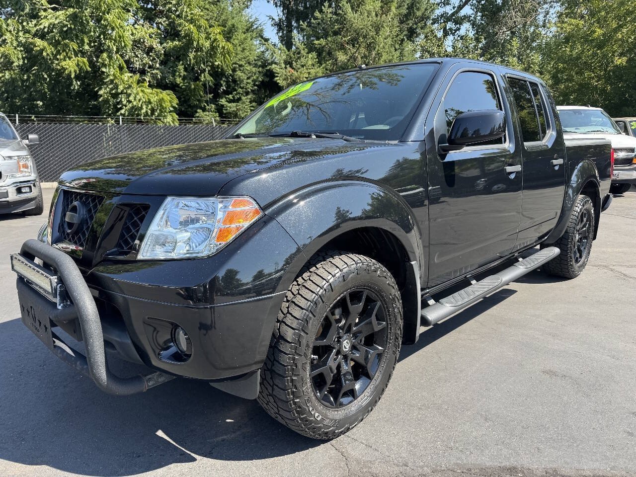 Used 2019 Nissan Frontier SV w/ Value Truck Package AWD/4WD image 2