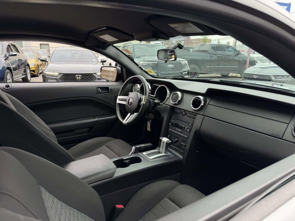 Used 2006 Ford Mustang GT Premium RWD image 11