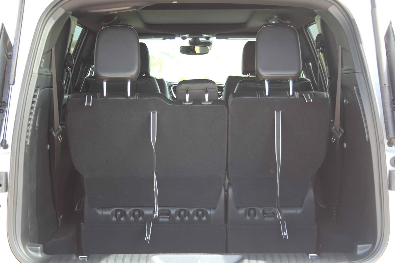 New 2025 Chrysler Pacifica Select AWD/4WD image 11