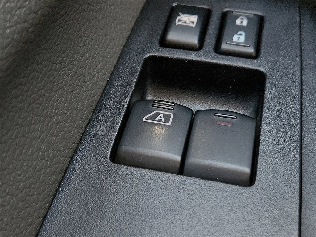 Used 2020 Nissan NV 1500 SV image 24