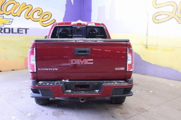 Used 2017 GMC Canyon SLE image 3