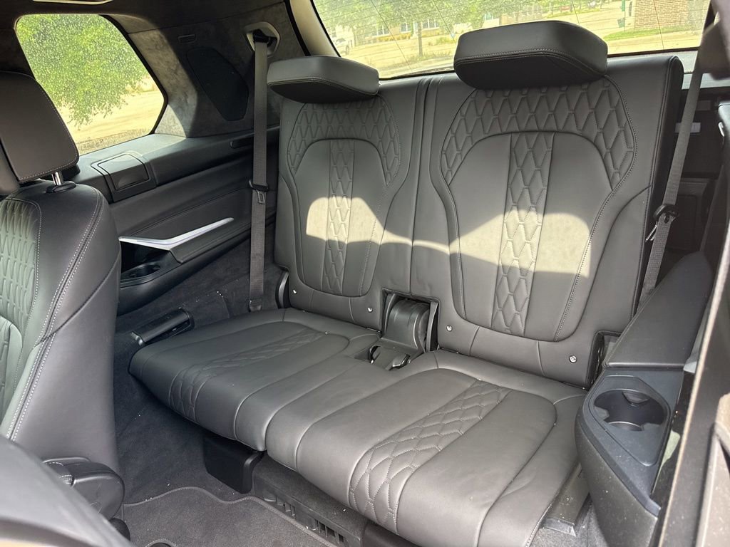 Used 2022 BMW X7 M50i w/ Executive Package AWD/4WD image 19