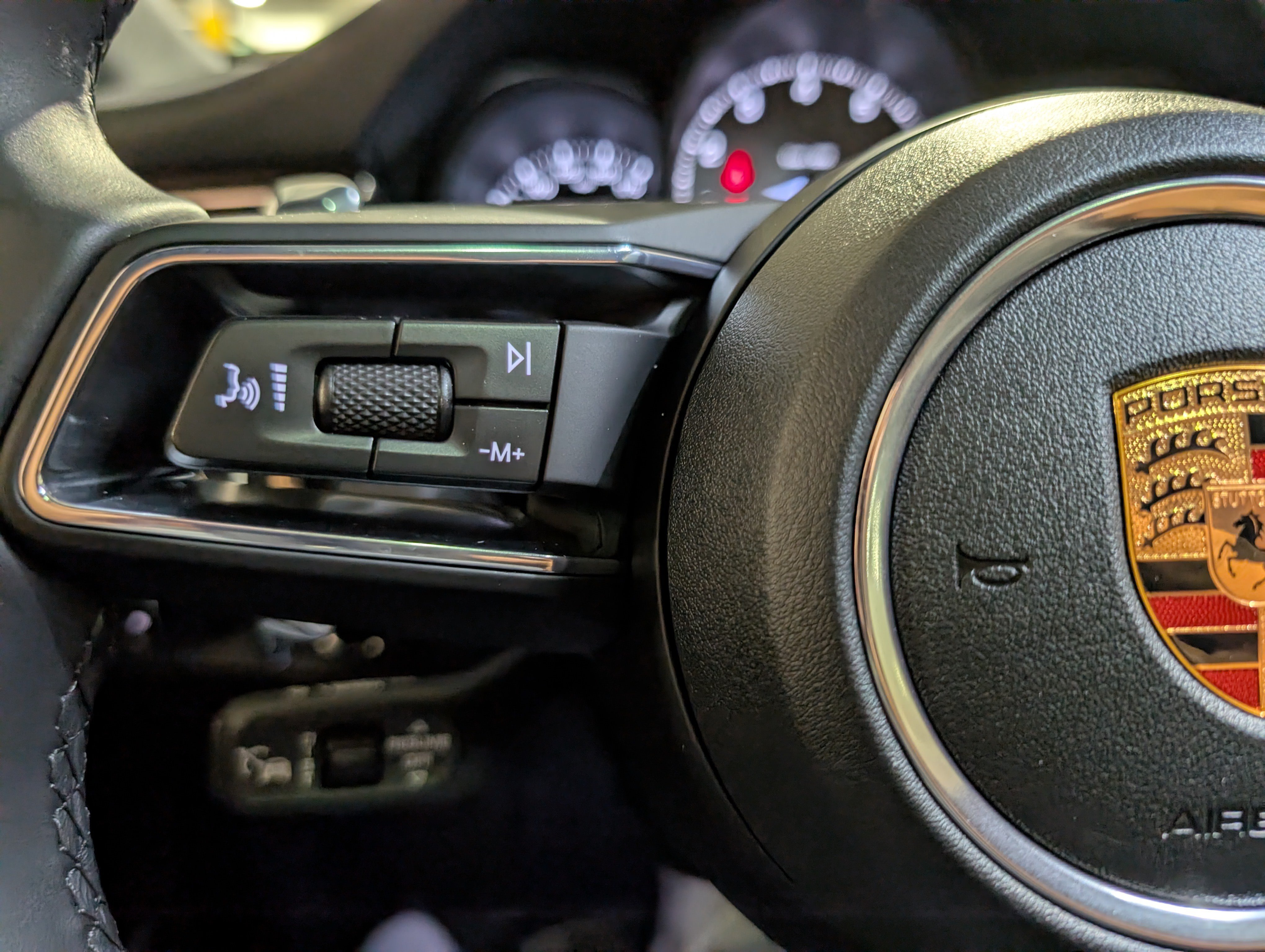 Certified 2026 Porsche Macan S AWD/4WD image 28