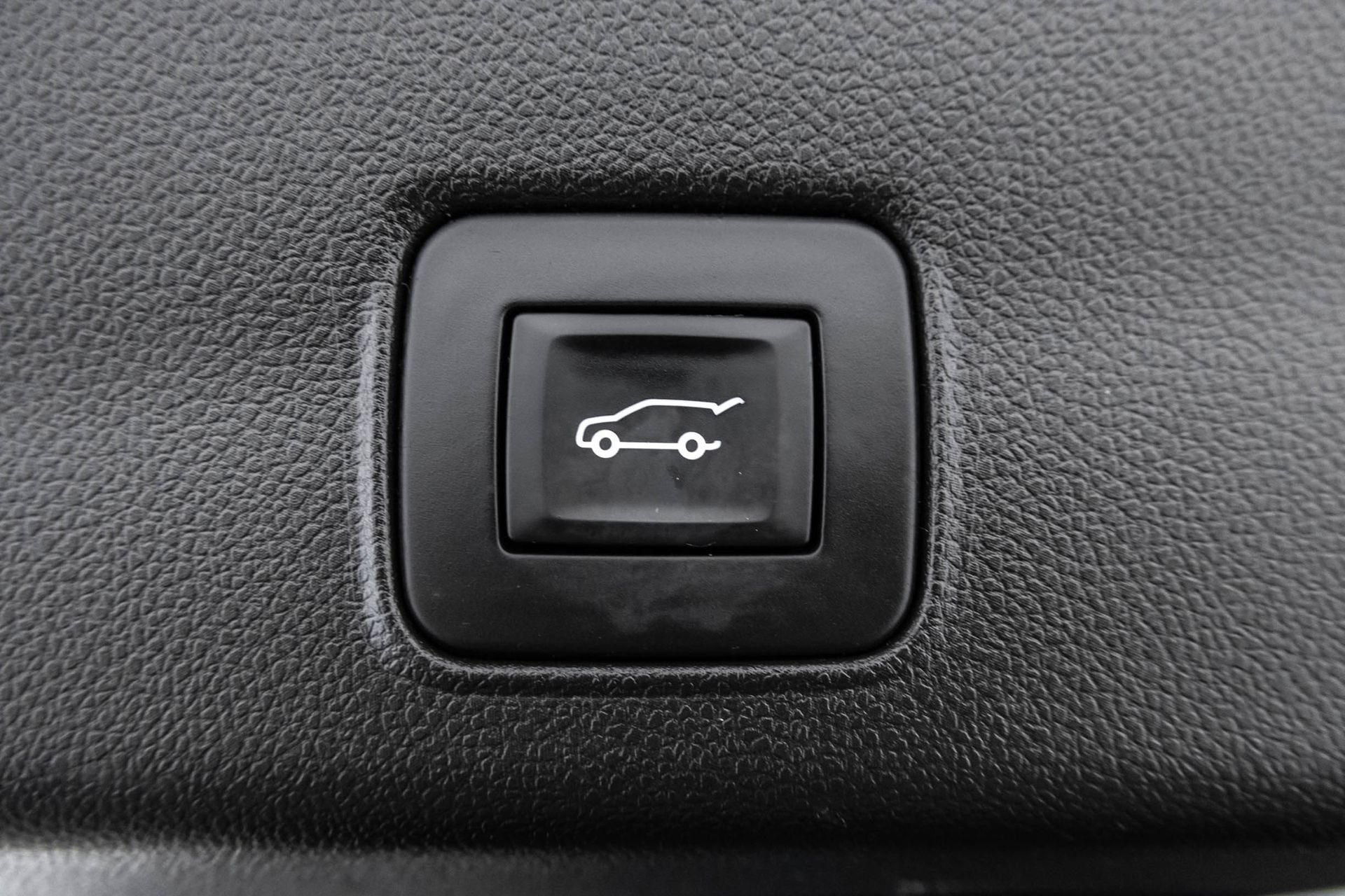 Used 2022 Chevrolet TrailBlazer ACTIV w/ Sun and Liftgate Package AWD/4WD image 39