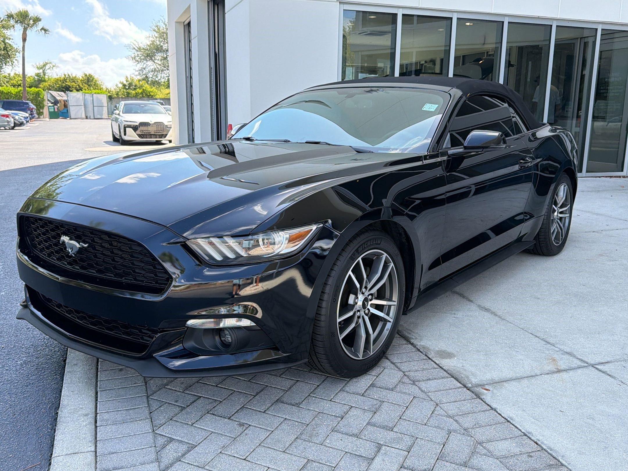 Used 2017 Ford Mustang Premium RWD image 29