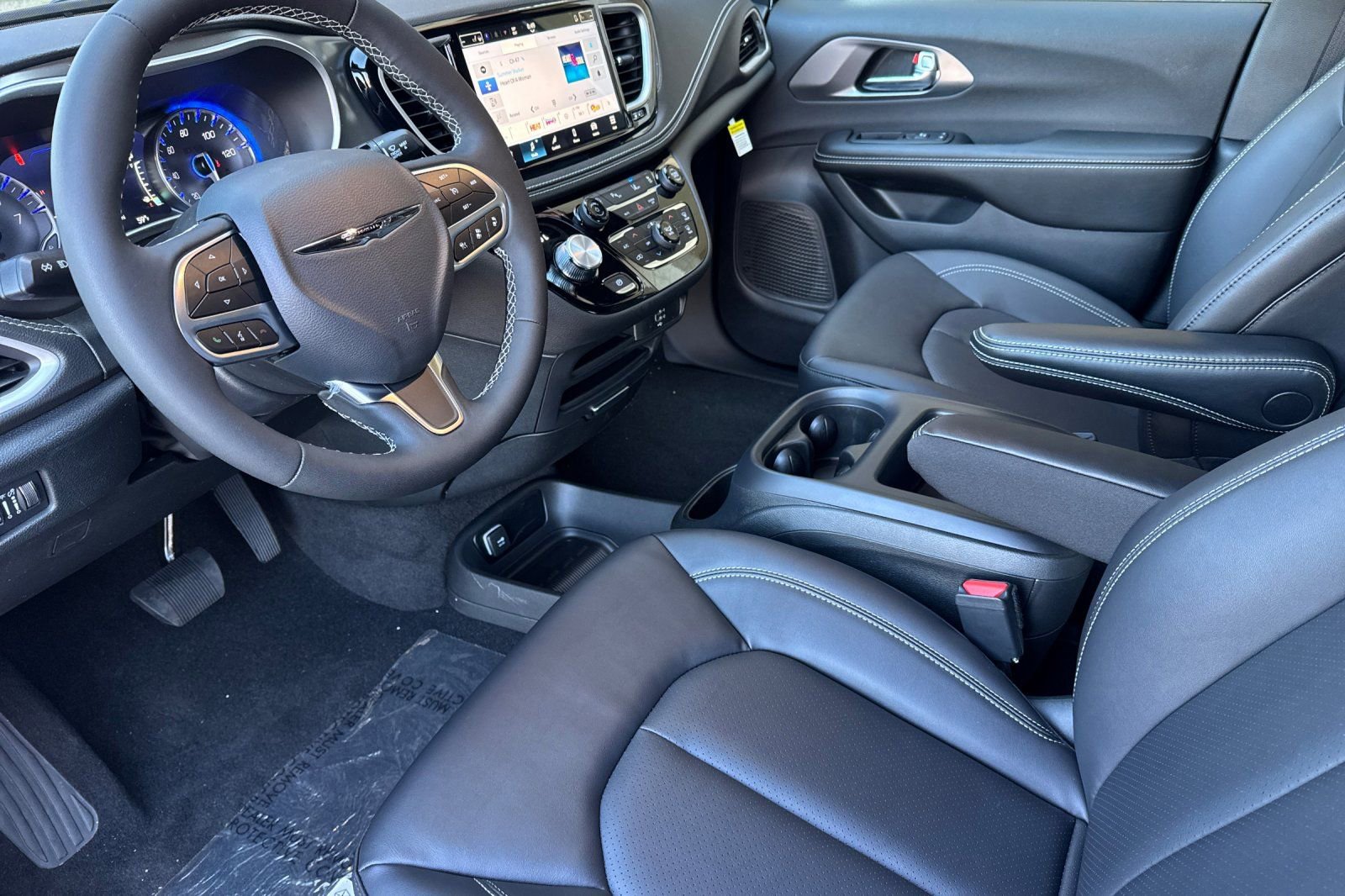 New 2026 Chrysler Pacifica Select image 9