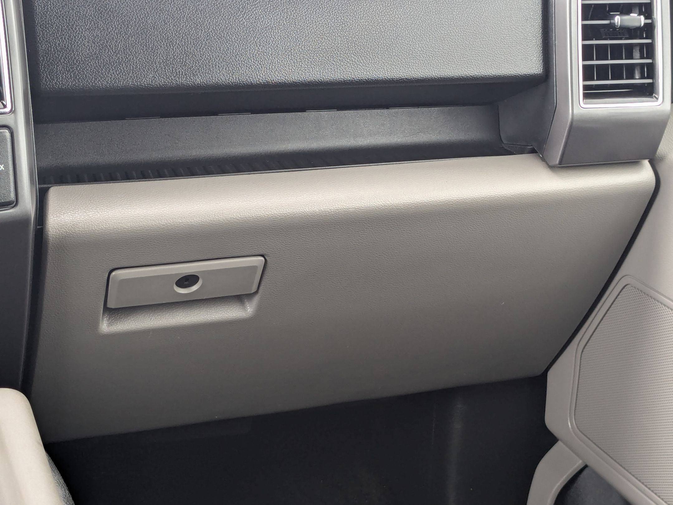 Used 2017 Ford F150 XLT w/ Equipment Group 302A Luxury image 28