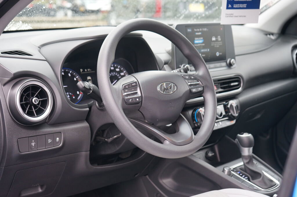 Certified 2023 Hyundai Kona SEL AWD/4WD image 14