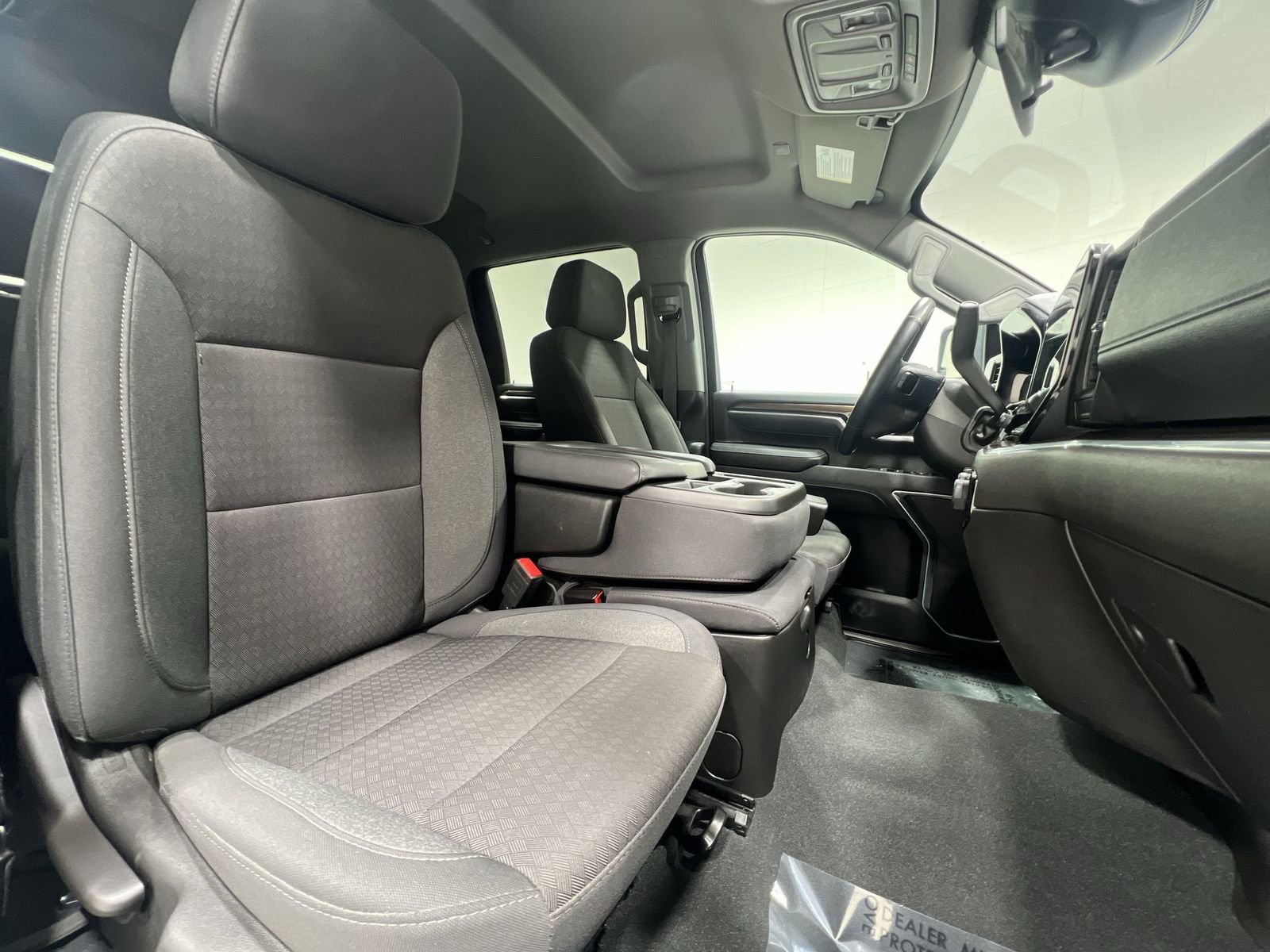 Used 2025 Chevrolet Silverado 2500 LT image 24