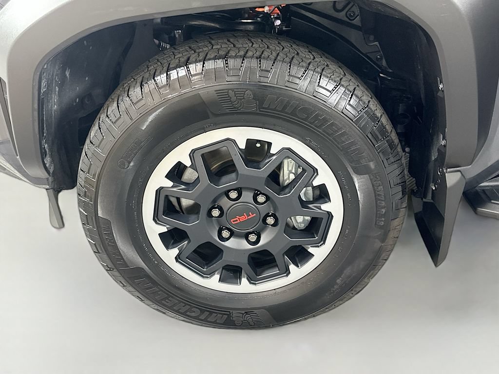 Certified 2025 Toyota 4Runner TRD Off-Road Premium AWD/4WD image 32