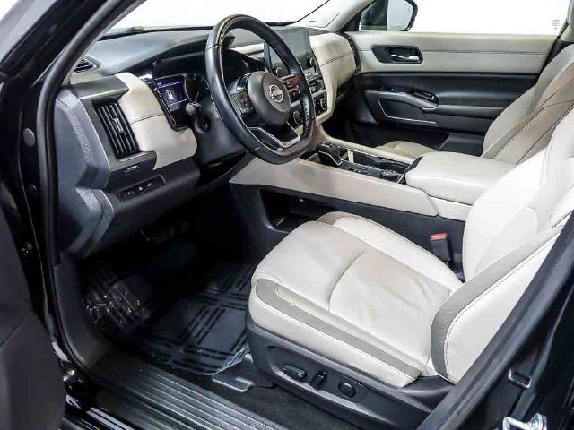 Used 2024 Nissan Pathfinder SL w/ SL Premium Package AWD/4WD image 14
