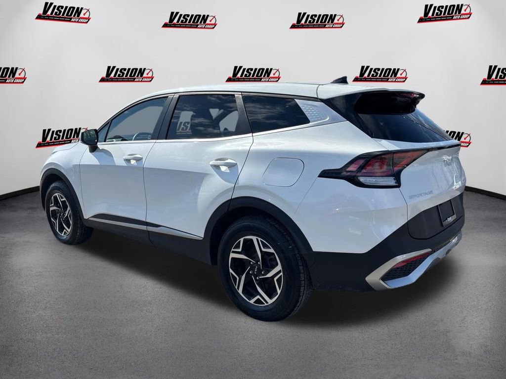 Used 2023 Kia Sportage LX image 7