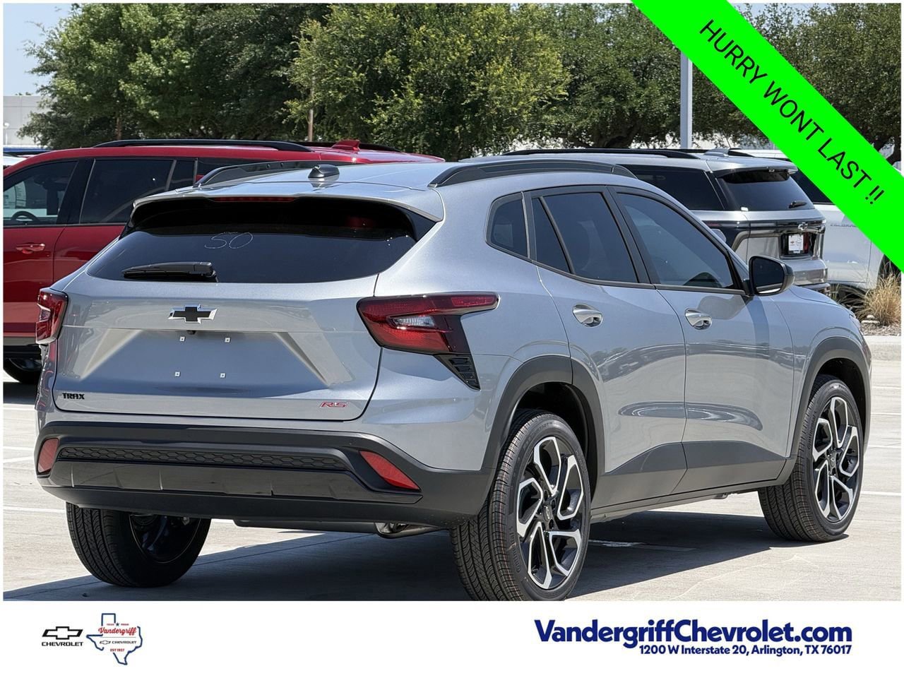 New 2026 Chevrolet Trax RS w/ Sunroof Package FWD image 4