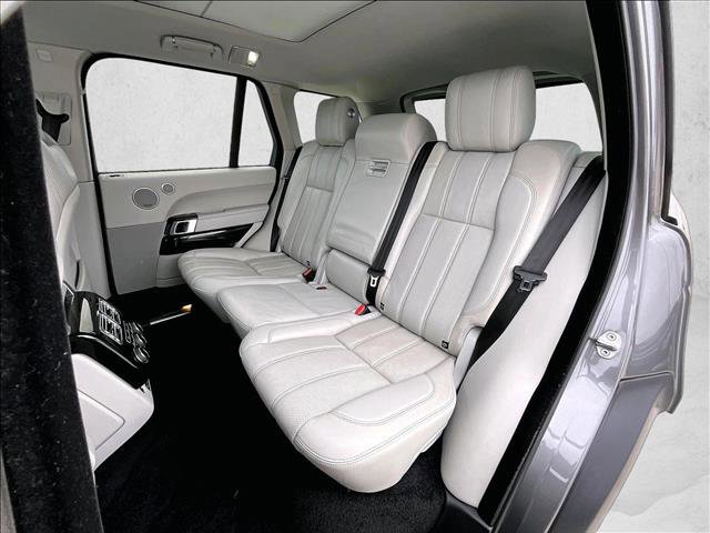 Used 2017 Land Rover Range Rover HSE image 28