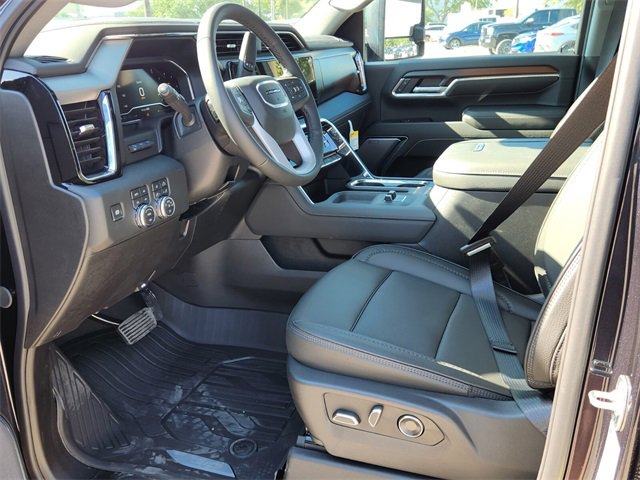 New 2025 GMC Sierra 3500 Denali w/ Denali Reserve Package image 12