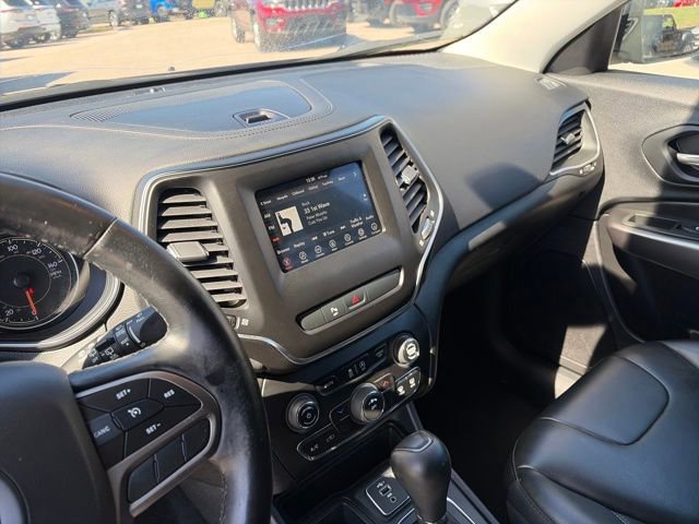 Used 2020 Jeep Cherokee Latitude Plus w/ Cold Weather Group FWD image 46