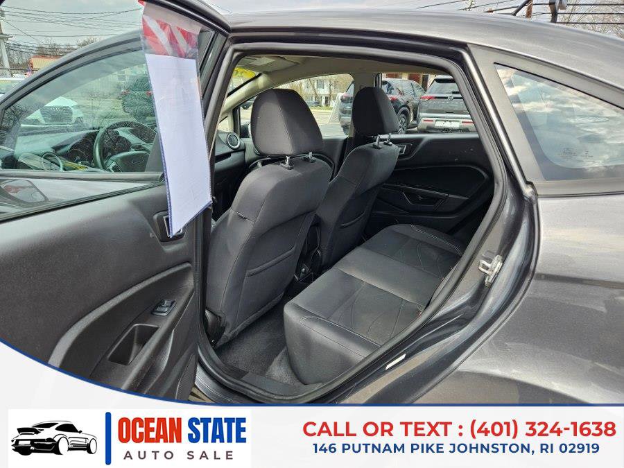 Used 2015 Ford Fiesta SE image 11