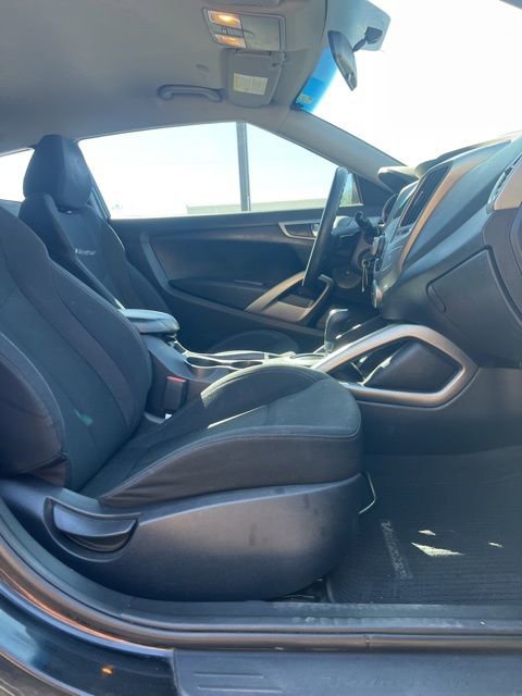 Used 2016 Hyundai Veloster image 26