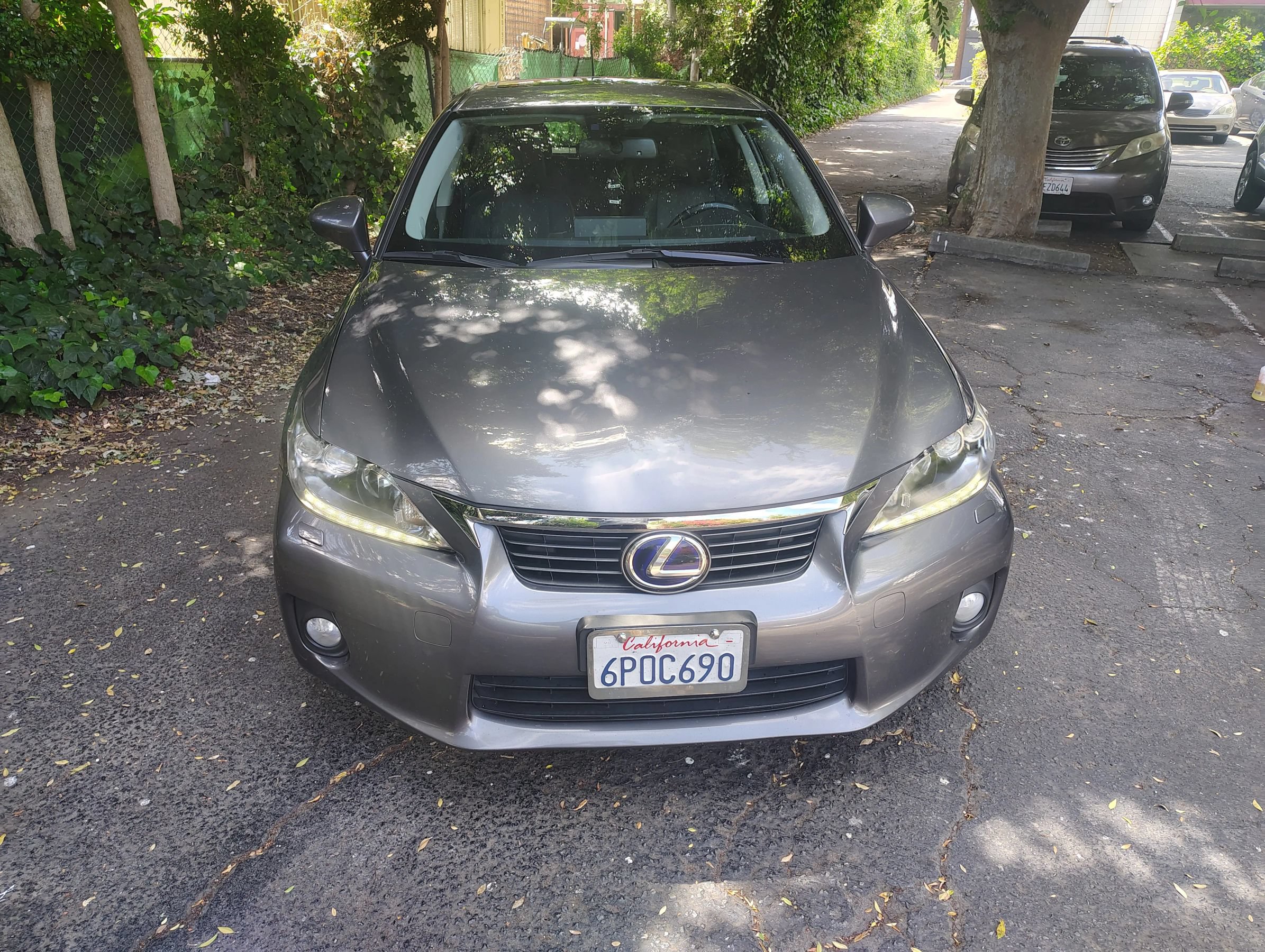 Used 2012 Lexus CT 200h Premium w/ Leather Pkg FWD image 3