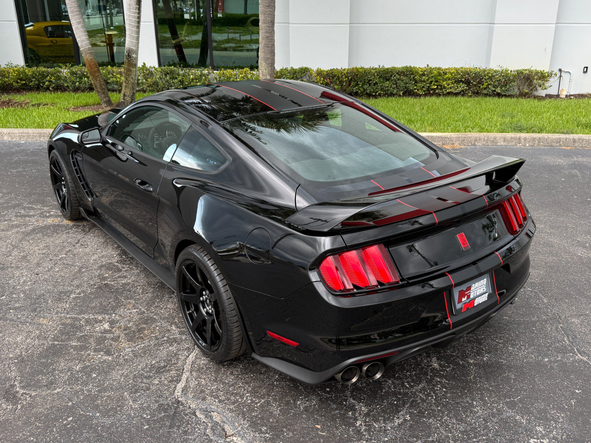 Used 2017 Ford Mustang Shelby GT350R w/ GT350R Equipment Group 920A RWD image 16