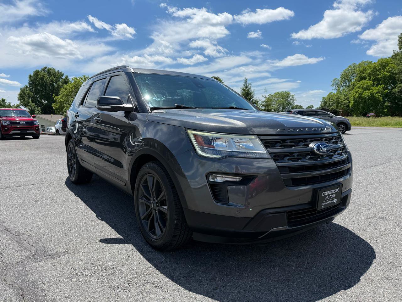 Used 2018 Ford Explorer XLT w/ Equipment Group 202A FWD image 8
