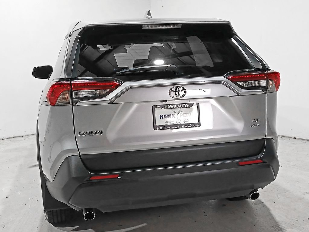 Used 2025 Toyota RAV4 LE AWD/4WD image 5