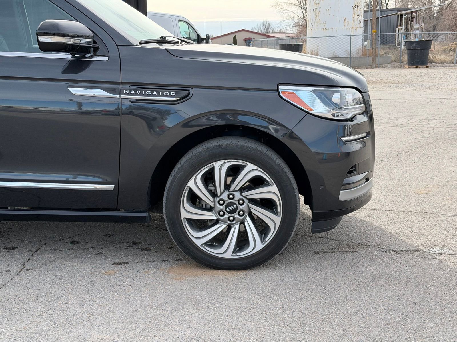 Used 2023 Lincoln Navigator Reserve AWD/4WD image 4