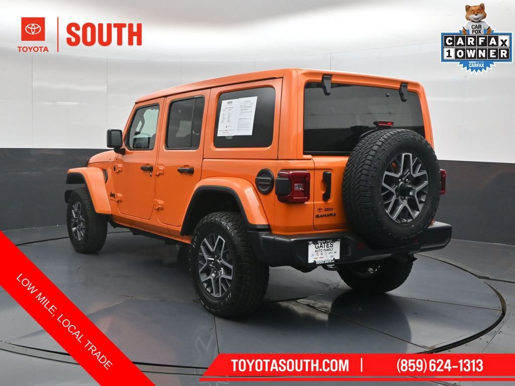 Used 2025 Jeep Wrangler Sahara w/ Technology Group AWD/4WD image 8
