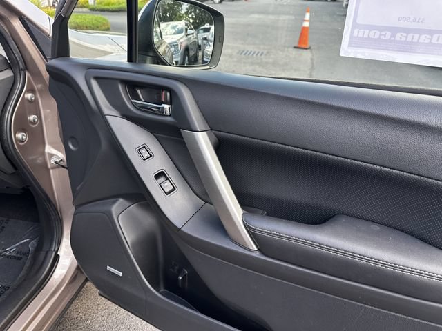 Used 2015 Subaru Forester 2.5i Touring AWD/4WD image 35