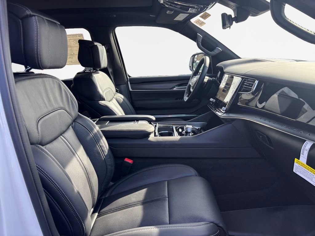New 2026 Jeep Grand Wagoneer Summit w/ Premium Group III image 25