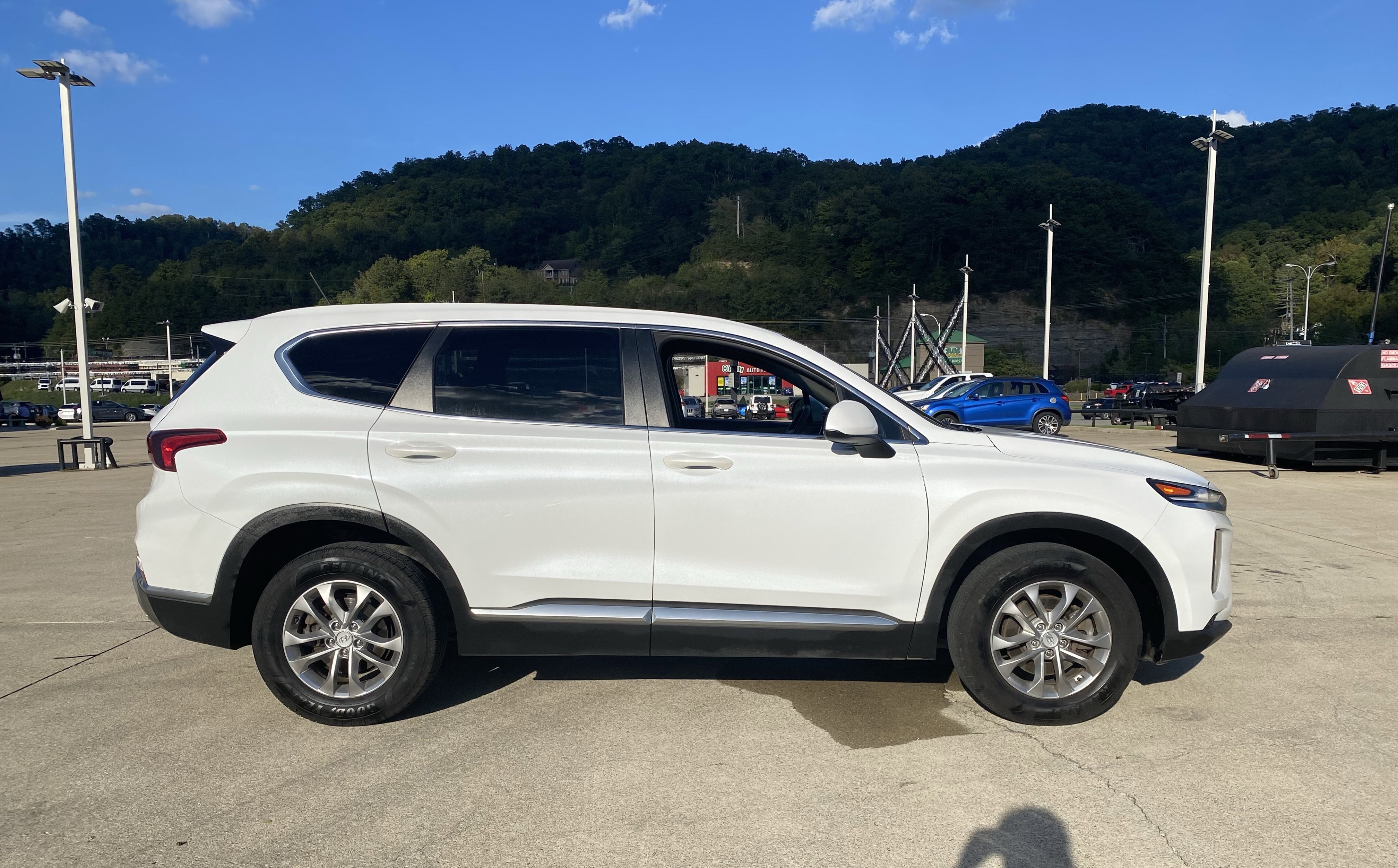 Used 2020 Hyundai Santa Fe SE image 32