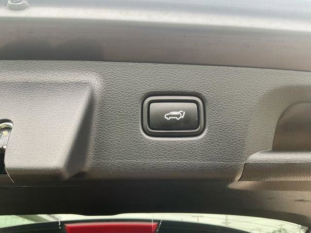 Used 2022 Hyundai Palisade SEL w/ Premium Package image 19