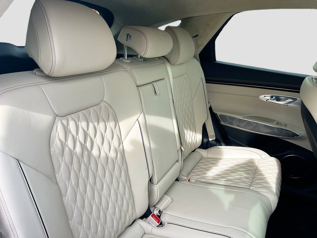 Used 2025 Genesis GV70 3.5T Sport w/ Sport Advanced Package image 28