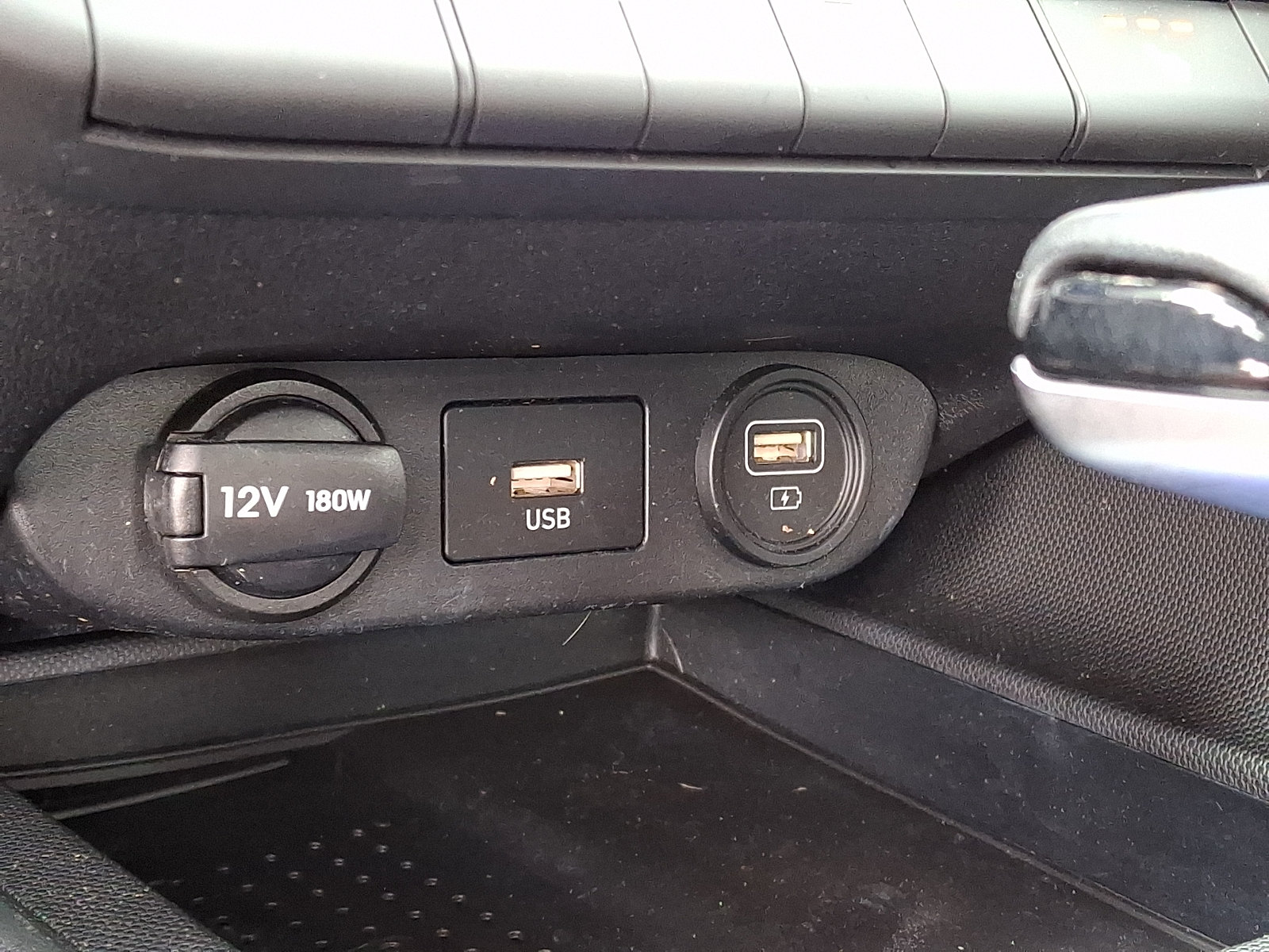 Used 2023 Hyundai Elantra SEL w/ Convenience Package FWD image 18