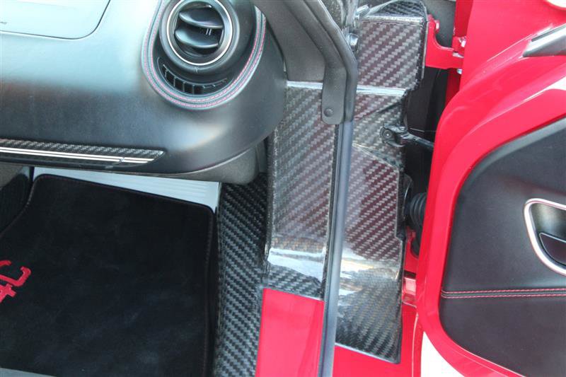 Used 2015 Alfa Romeo 4C Launch Edition w/ Convenience Group RWD image 19