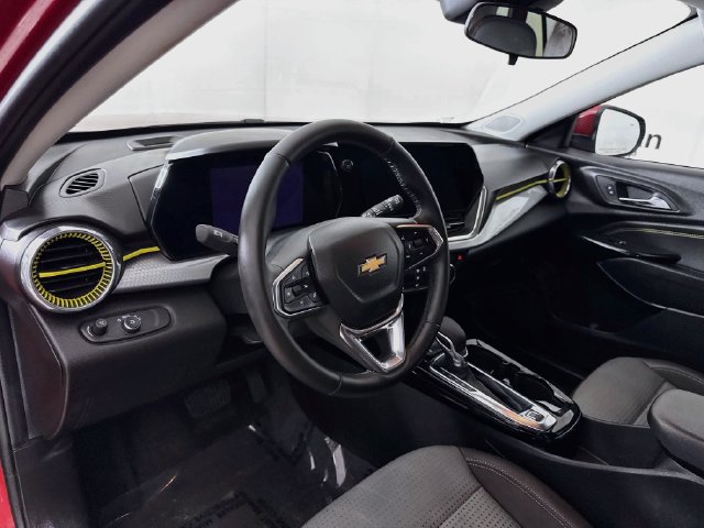 Used 2026 Chevrolet Trax LT w/ Driver Confidence Package FWD image 9