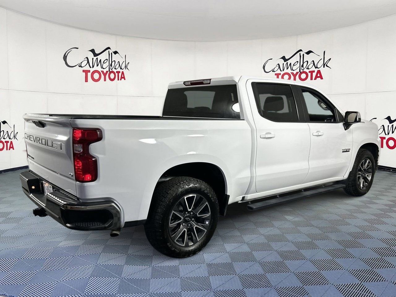 Used 2022 Chevrolet Silverado 1500 LT RWD image 8