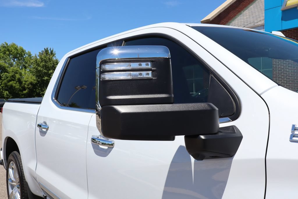 Used 2026 Chevrolet Silverado 1500 High Country w/ High Country Premium Package AWD/4WD image 2
