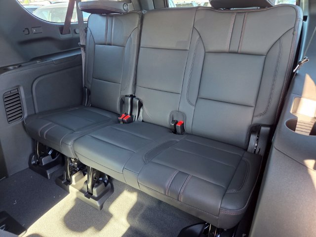 New 2026 Chevrolet Suburban RST w/ RST Capability Package AWD/4WD image 7