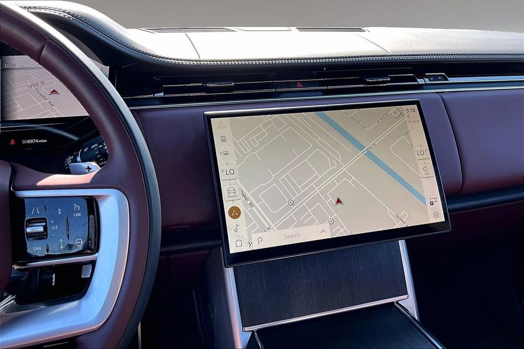 Used 2025 Land Rover Range Rover SE image 9