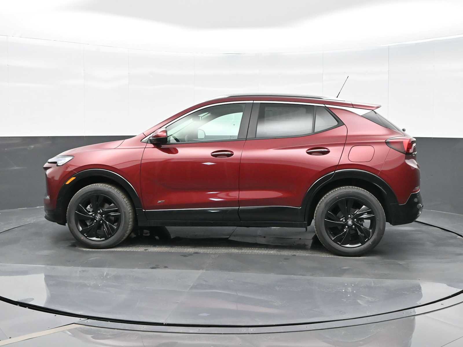 Used 2025 Buick Encore GX Sport Touring w/ Advanced Technology Package AWD/4WD image 5
