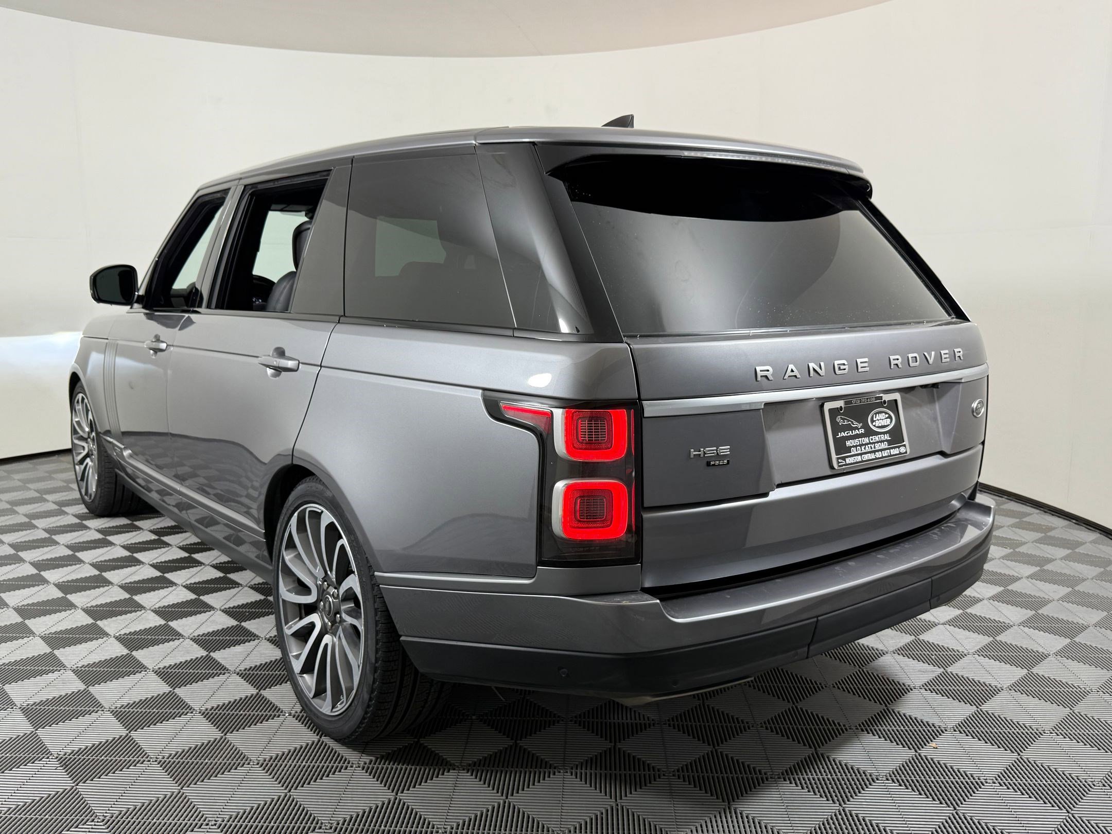 Used 2020 Land Rover Range Rover Long Wheelbase HSE AWD/4WD image 3