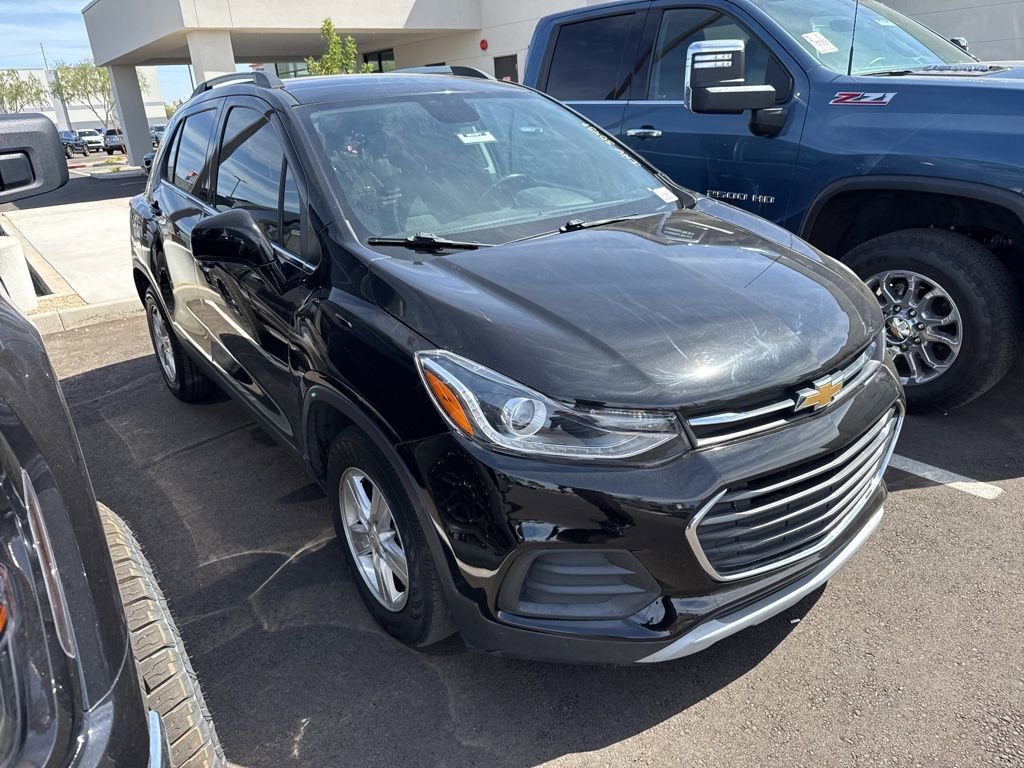 Used 2019 Chevrolet Trax LT w/ LT Convenience Package FWD image 2